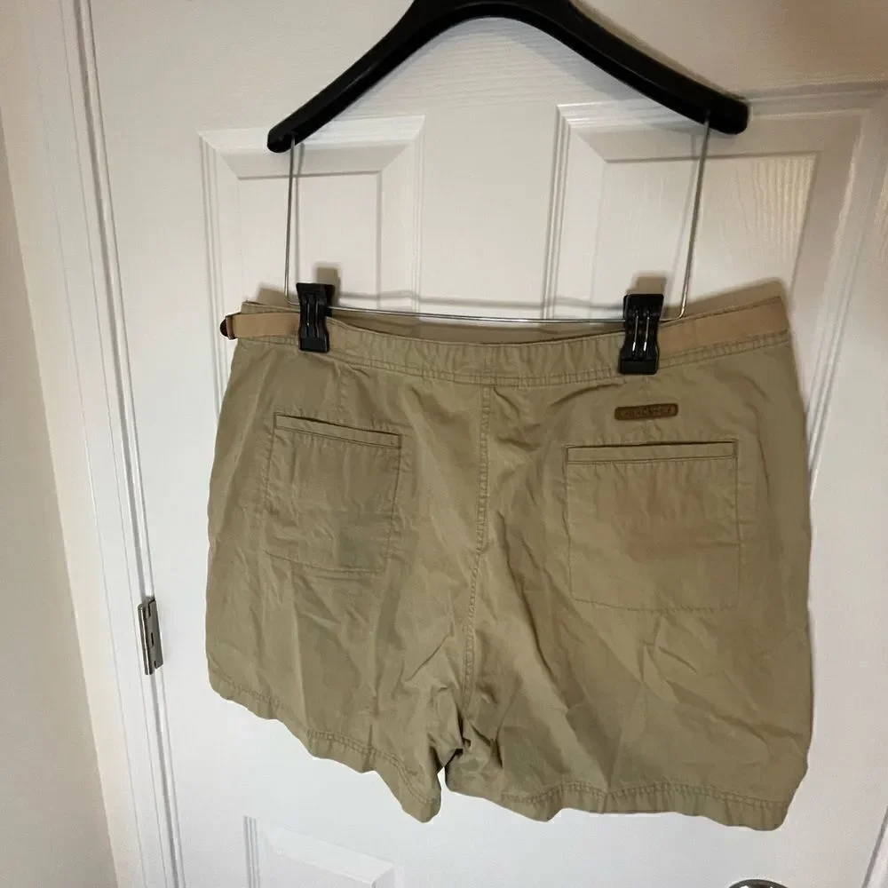 Lauren Ralph Lauren beige shorts size 16